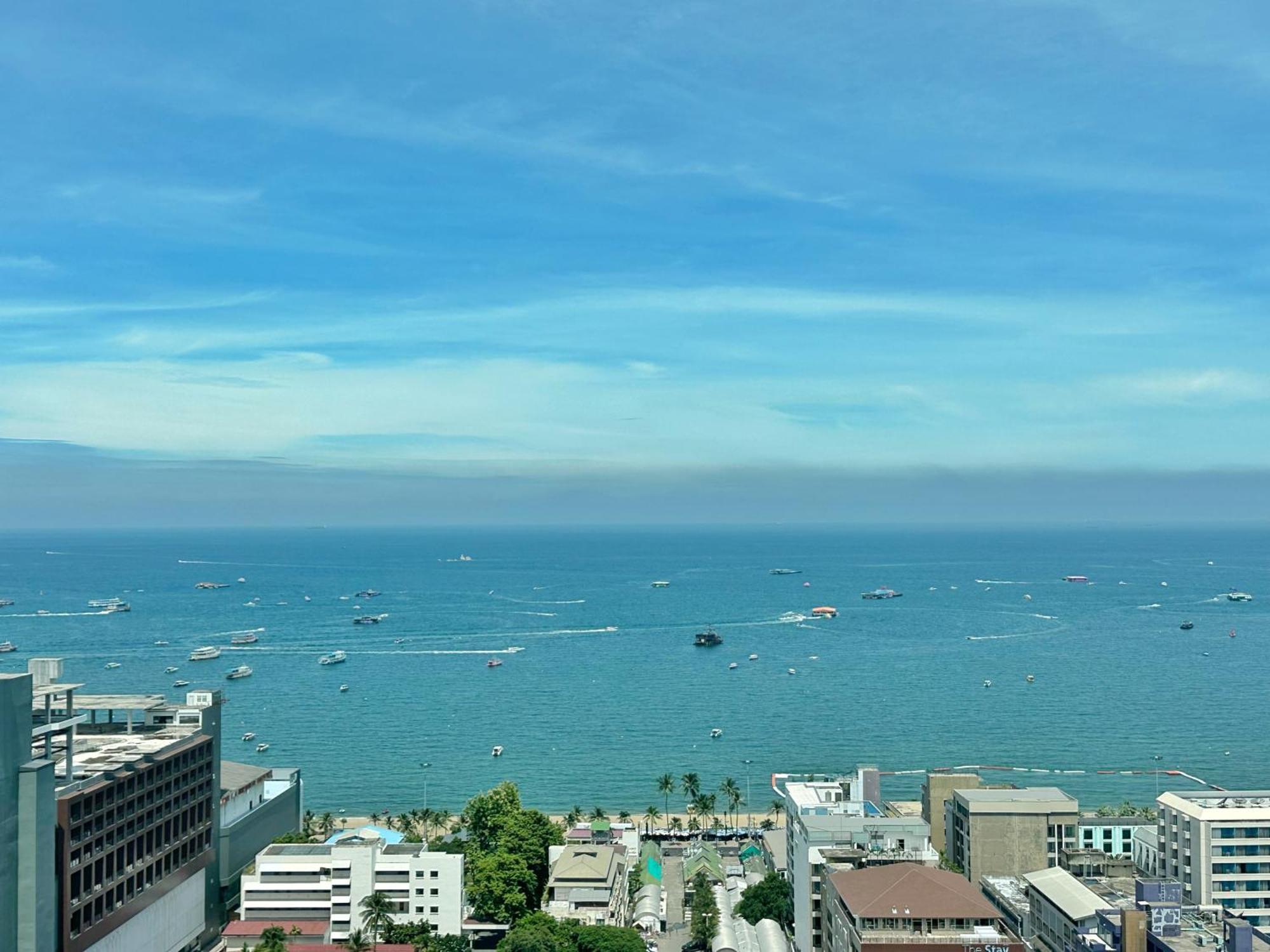 The Base Central Pattaya By Wwc Dış mekan fotoğraf